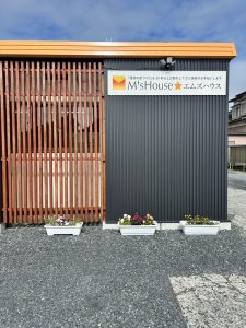 山田さんの力作🌻元気カラーのお花たち🌷