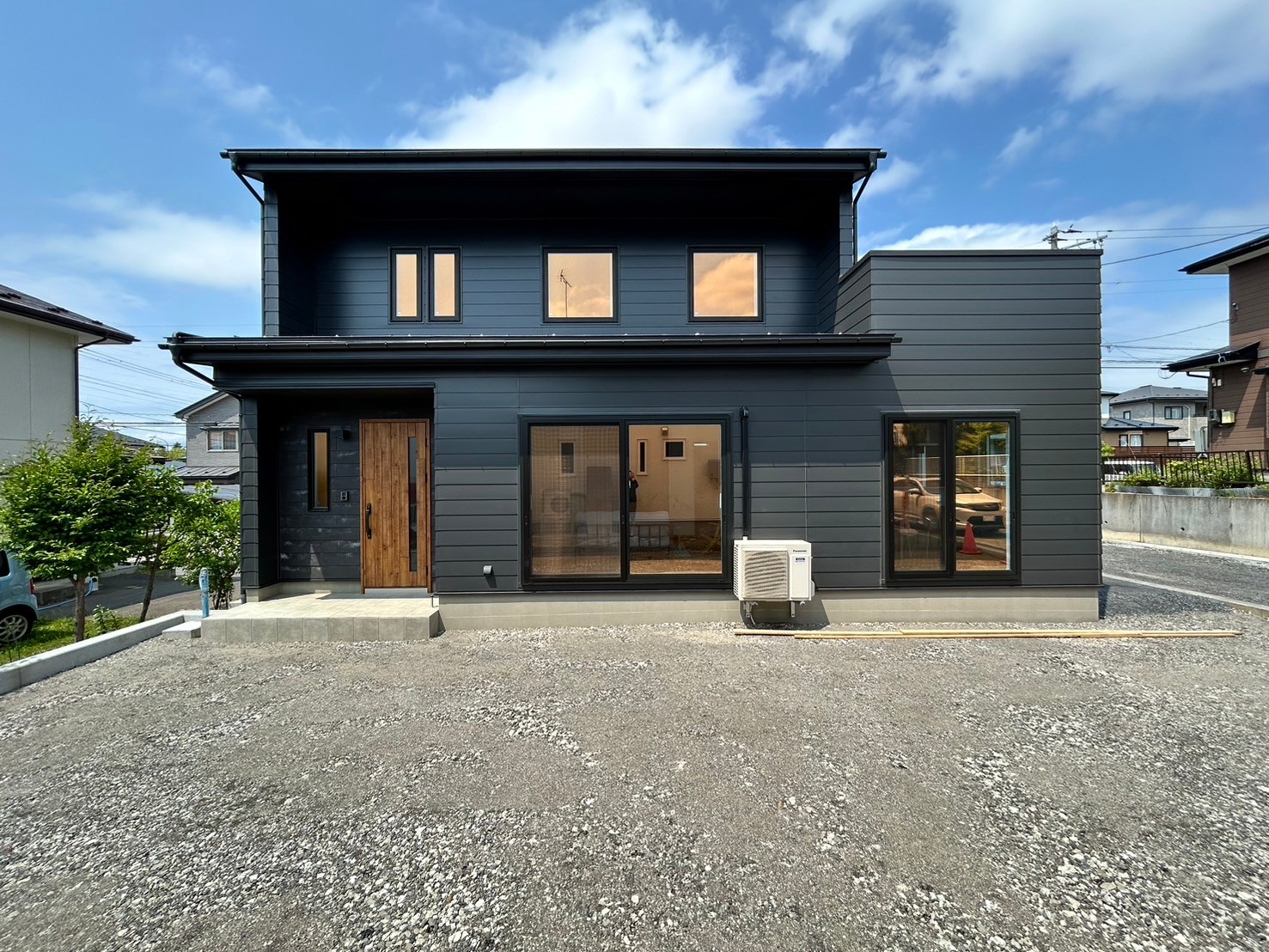 マットブラック×ソリドで魅せる。こだわりを一つずつ叶えた、我が家のカタチ