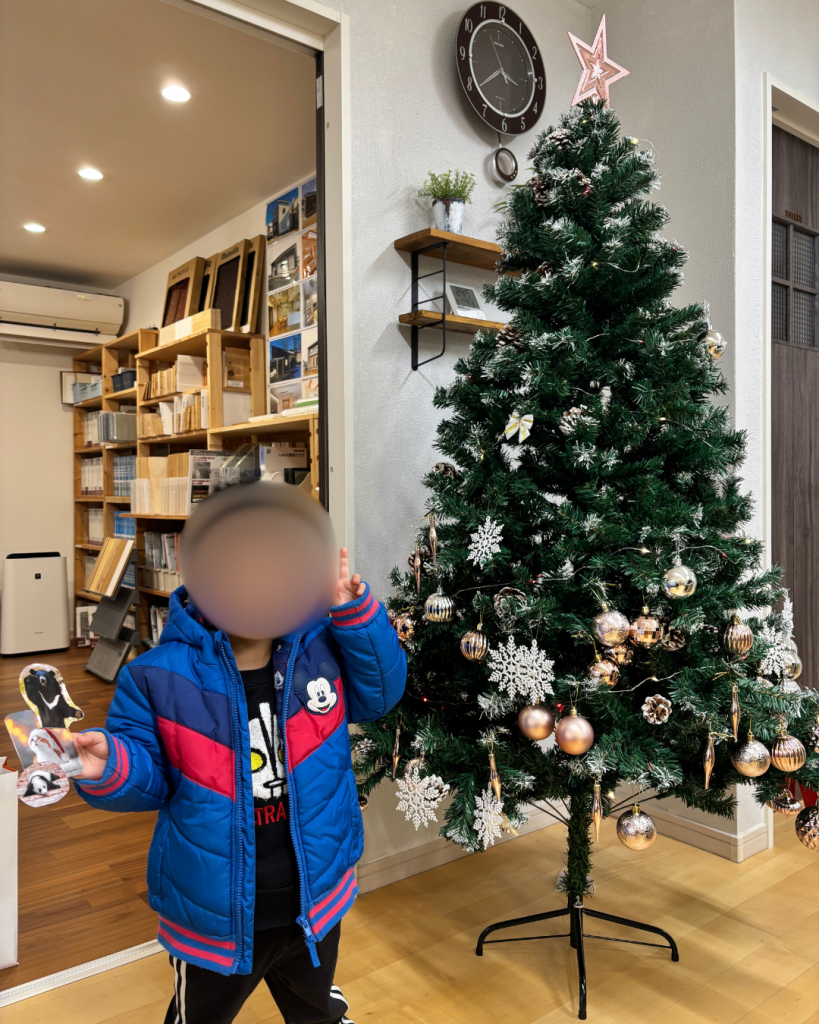 笑顔いっぱい🎄一緒に飾ったクリスマスツリー