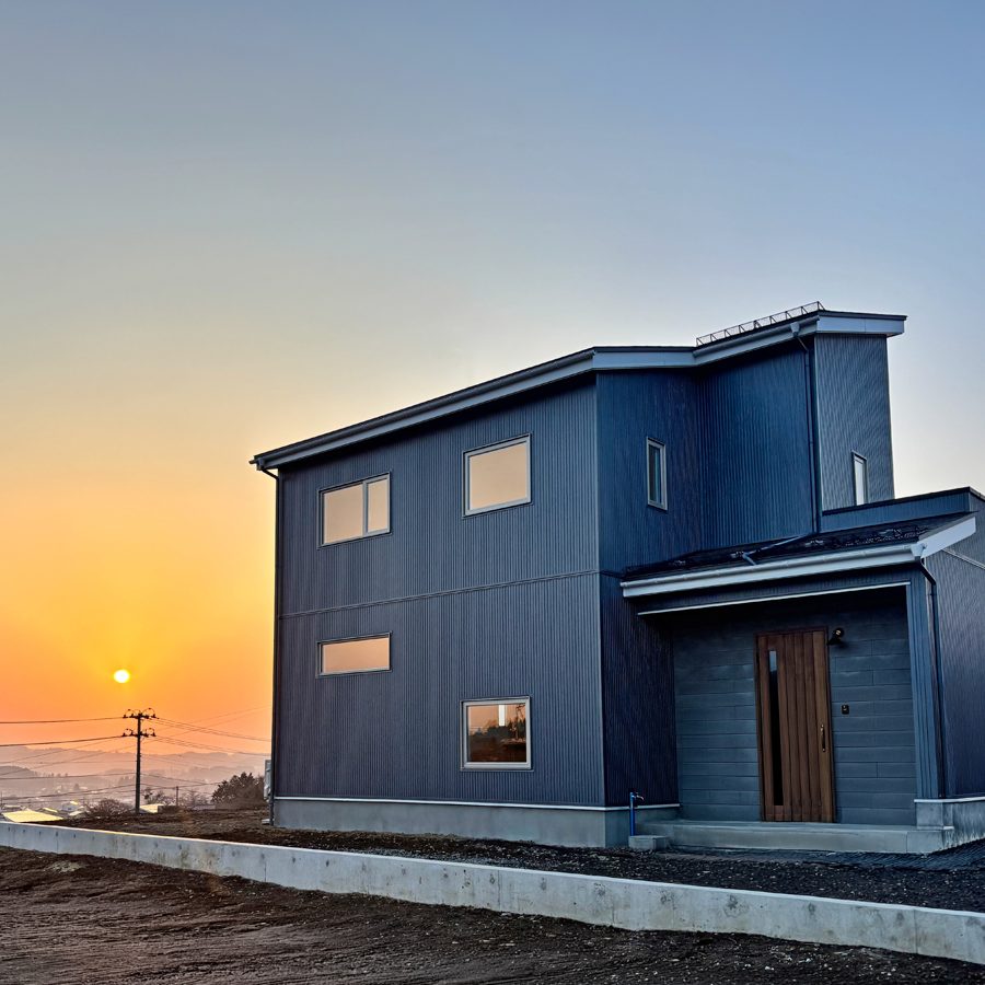 四季折々の景色を独り占めする ｢高台の家｣