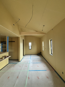 おいらせ町着工中現場｜クロス工事🏠